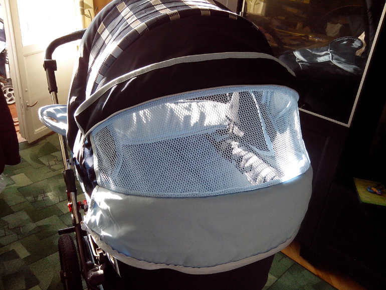 продаю коляску maxima stroller 2 в 1