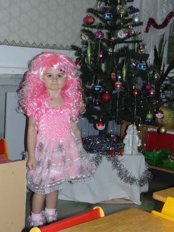 А у нас сегодня в саду , Новогодний утренник !!! ))) ... и любимая наша - Кукла Милаша )))