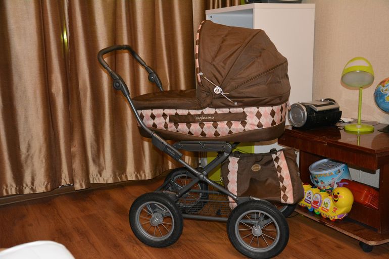 Продам коляску INGLESINA VITTORIA. Цвет Rose.