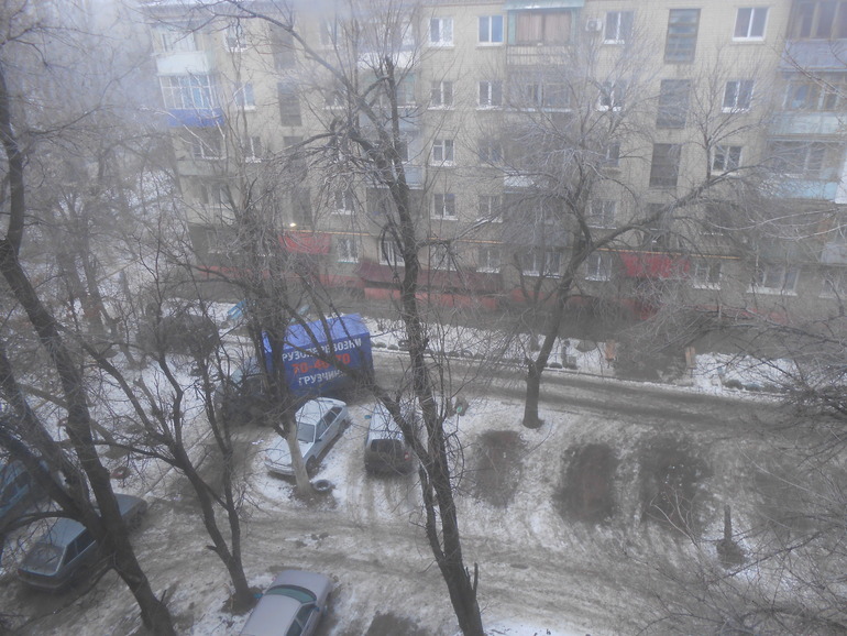 а из нашего окна))))