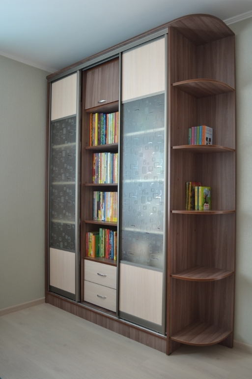 книжный шкаф