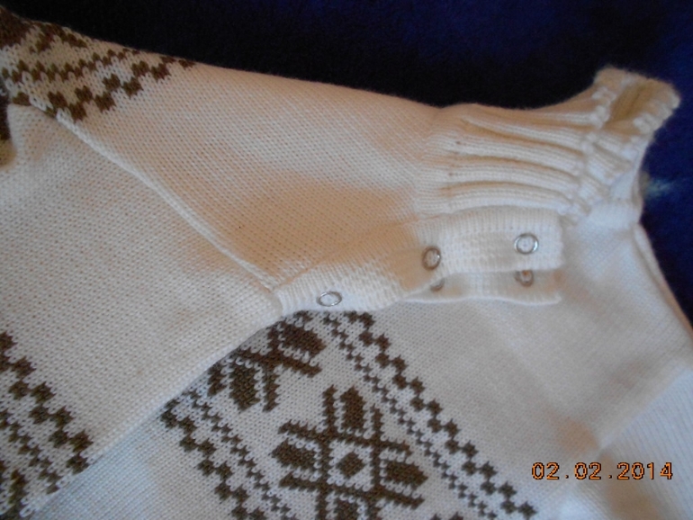 Свитерок. Машинная вязка. Продам.