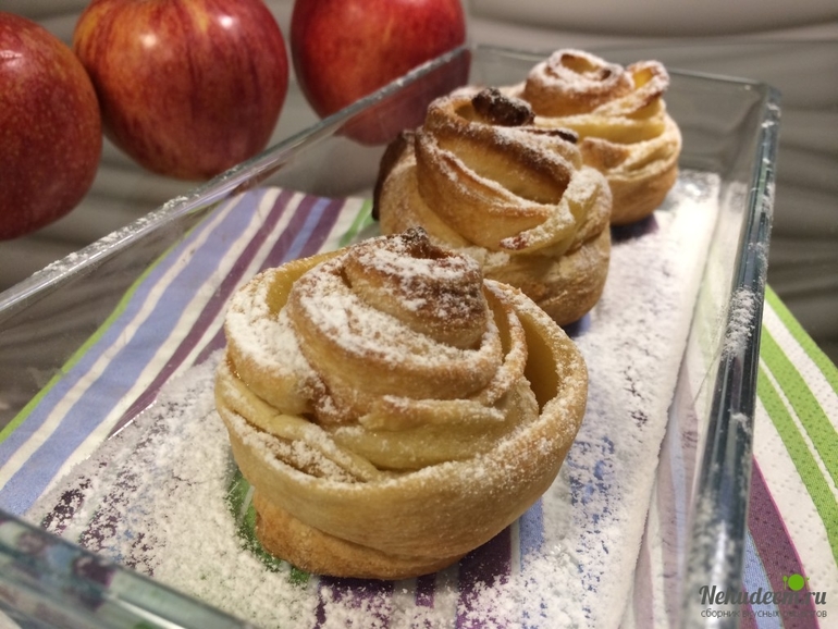 Розочки с яблоками