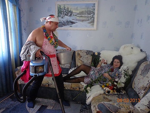C ПРАЗДНИКОМ, ДЕВОЧКИ