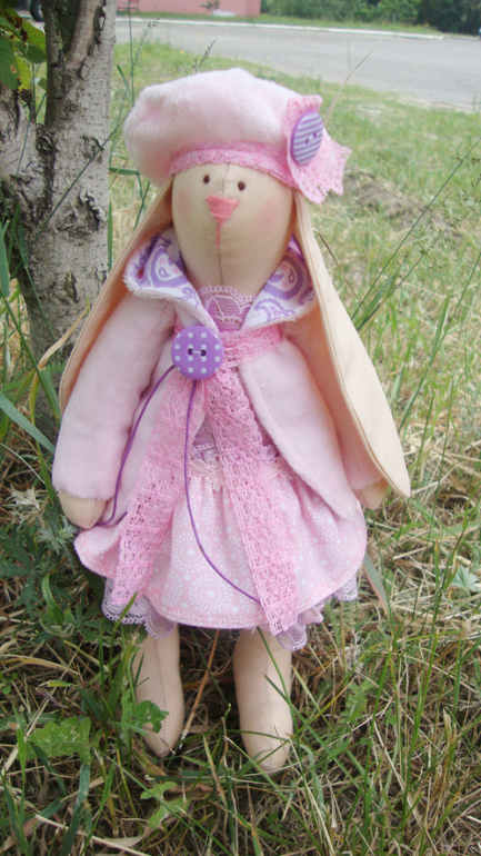 Зайка в нежно-розовом