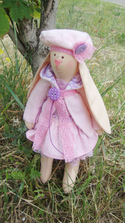 Зайка в нежно-розовом