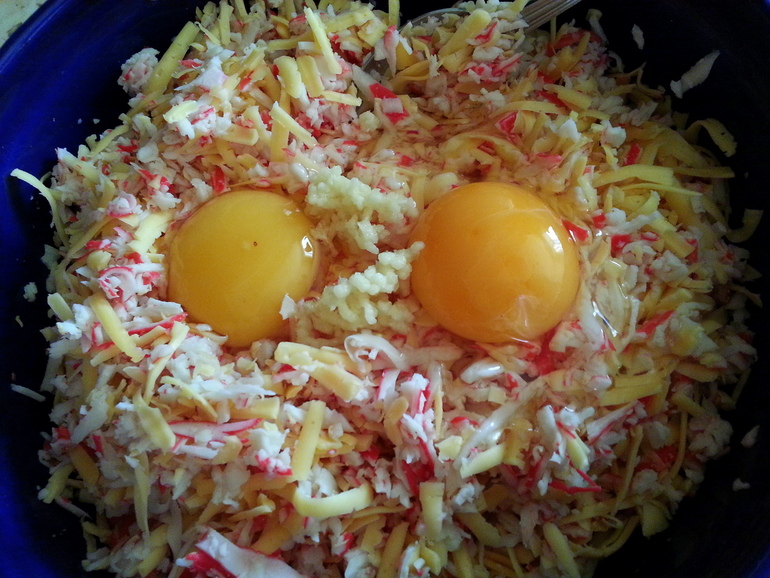 Котлетки из крабовых палочек.