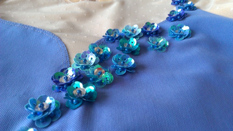 платье и тренировочный костюм для ФК