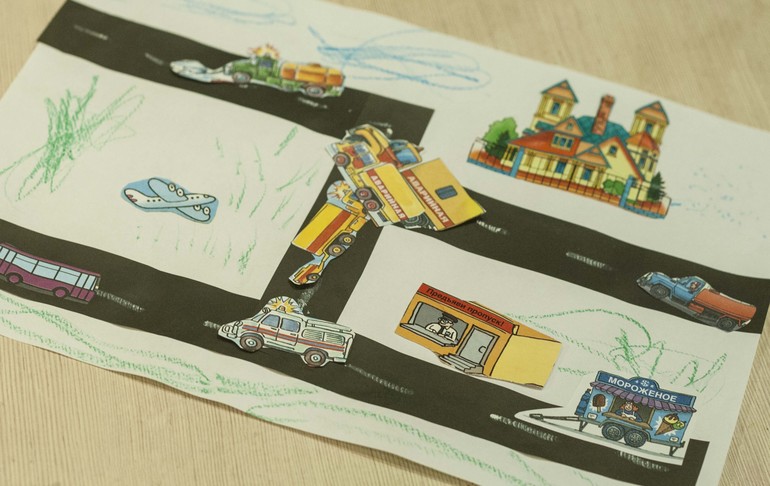 Горошек рисует, или занятия в 2 года 7 месяцев.