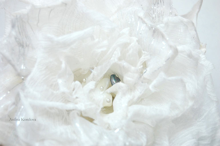 Шелковый цветок.