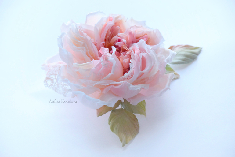 Новый шелковый цветок.