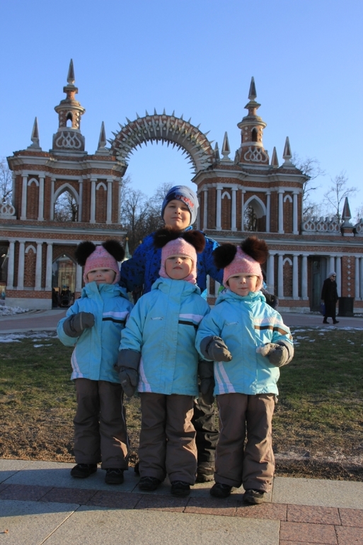 одняшка, тройняшки, царицыно, четыре батона, уточки)))