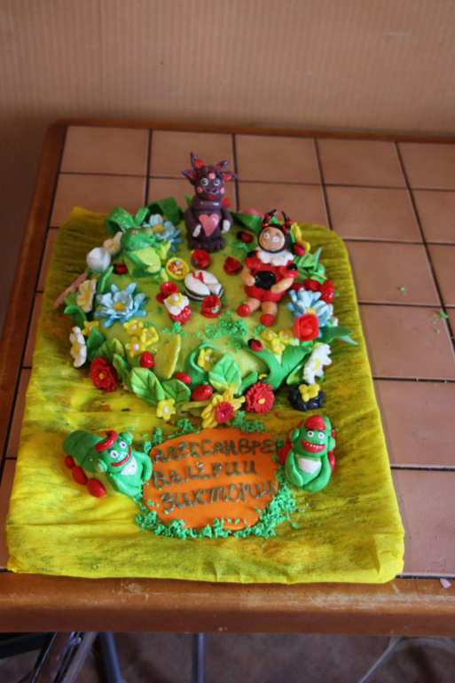 тортик моим троняшечкам