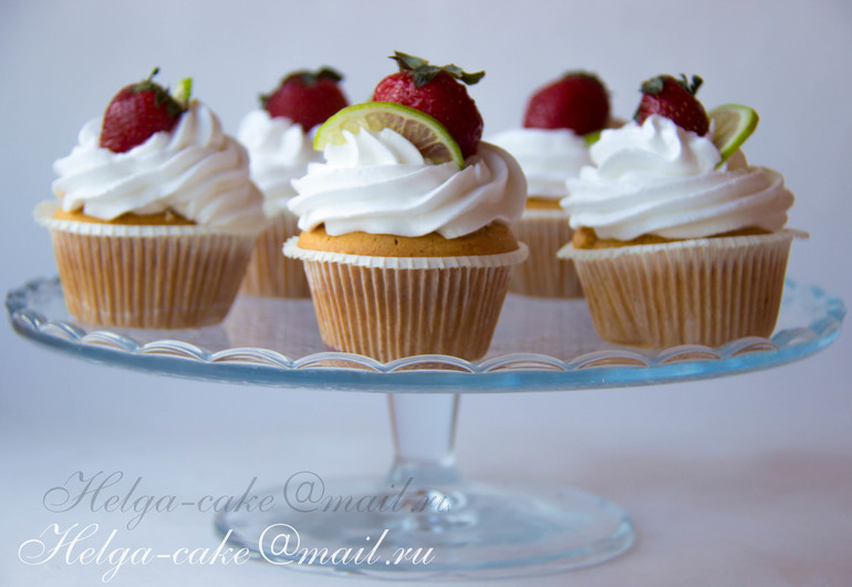 Клубнично-лаймовые капкейки