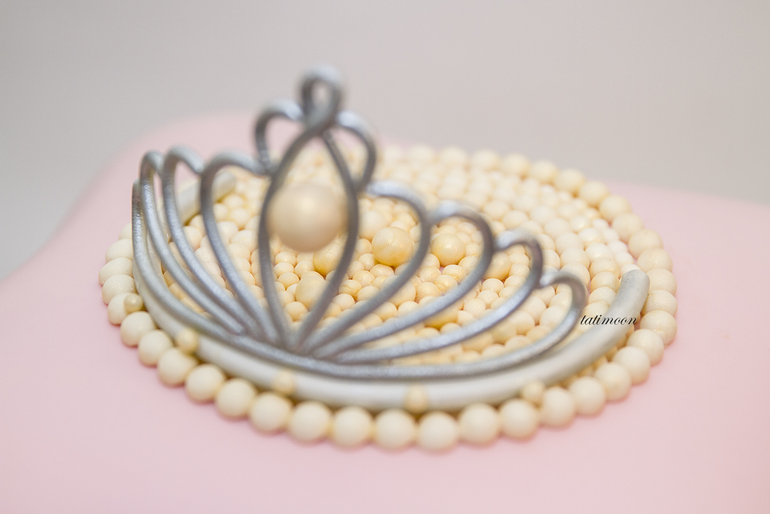 Торт "Диадема на подушке"