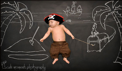 Очередная оригинальная идея для фотосъемки спящего малыша :)