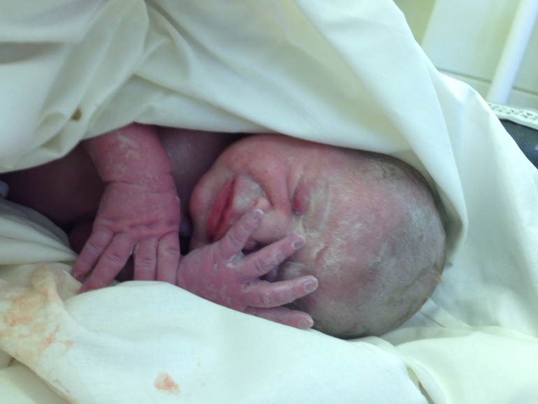 Варя, мир приветствует тебя!!!! Сегодня 14.05.14 в 15.10 родился комочек счастья 3100, 50см!!!!!!