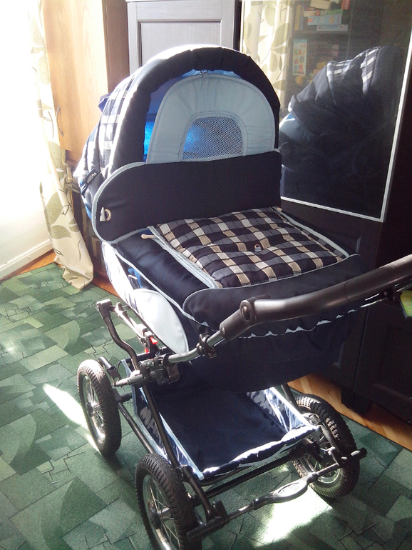 продаю коляску maxima stroller 2 в 1