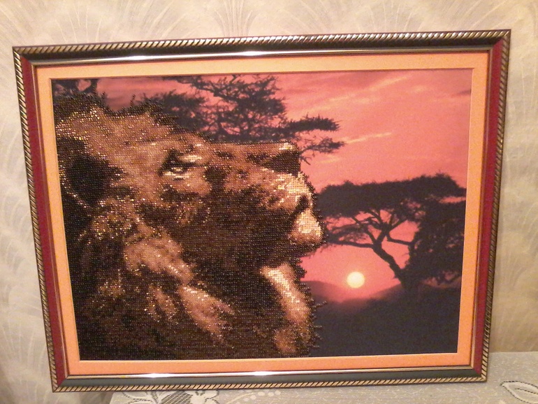 А эту картину вышивала в подарок,но не решилась подарить уж больно самой очень понравилась и дорога она мне стала.