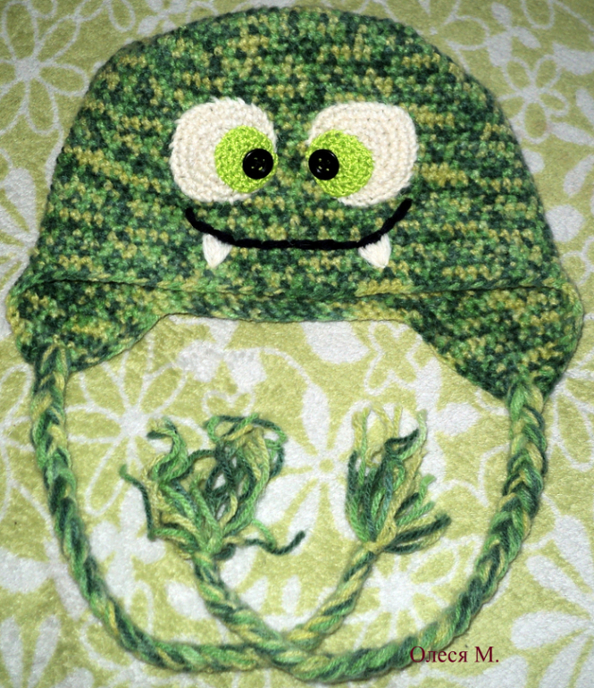 Шапка - из совы в монстрика.