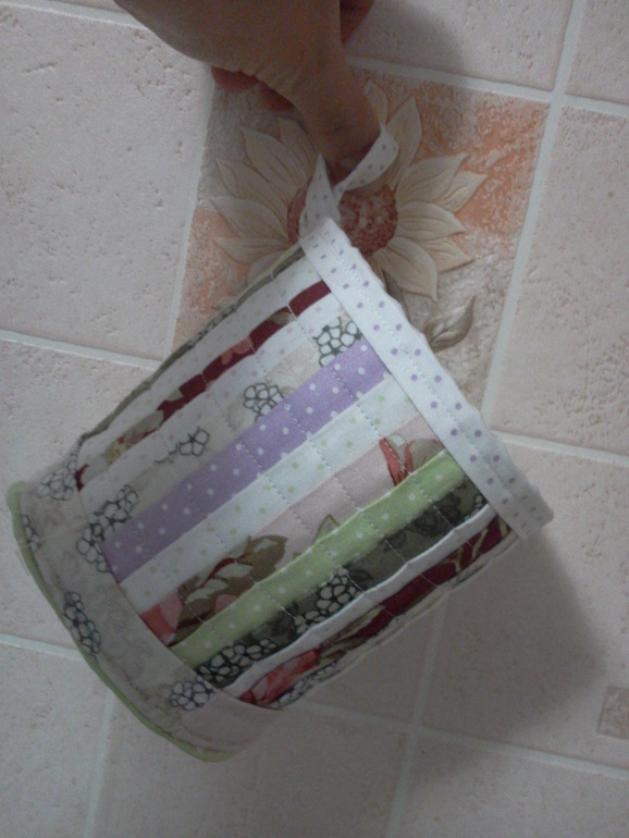 Сшилась "одежка" для баночки