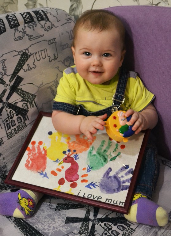 9 месяцев!!!Первый зуб (ура-ура!!!) и наши умелки.