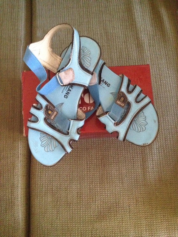 Продам детские вещи и женскую обувь