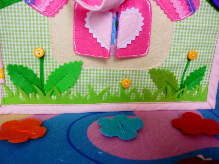 Кукольный домик-сумочка.