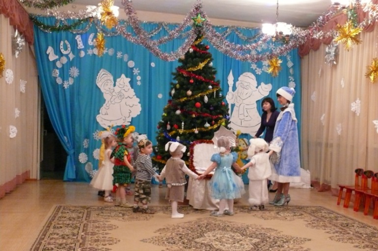 Новый год в детском саду)