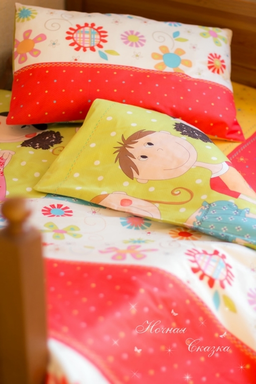 Комплект в кроватку детское постельное белье "Друзья"