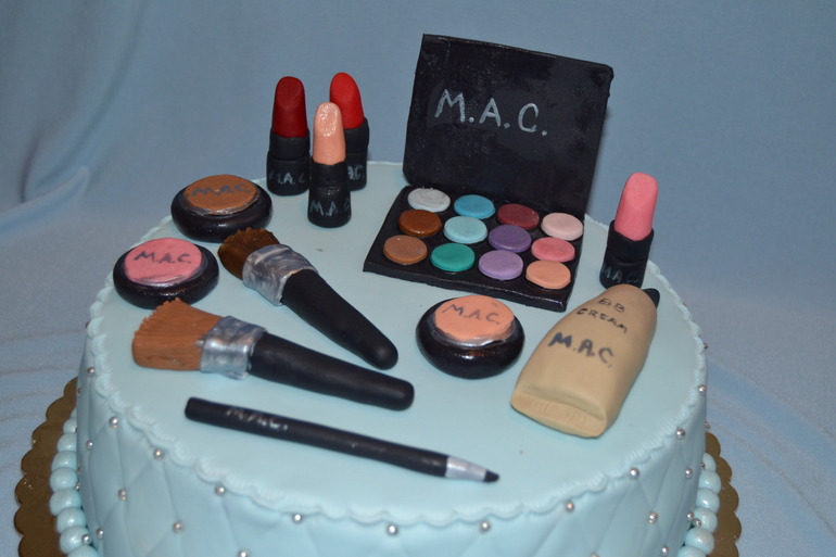 Торт для визажиста