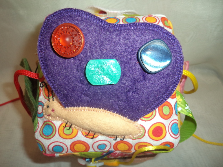 Развивающий кубик "Насекомые-птички и ёжик":)))