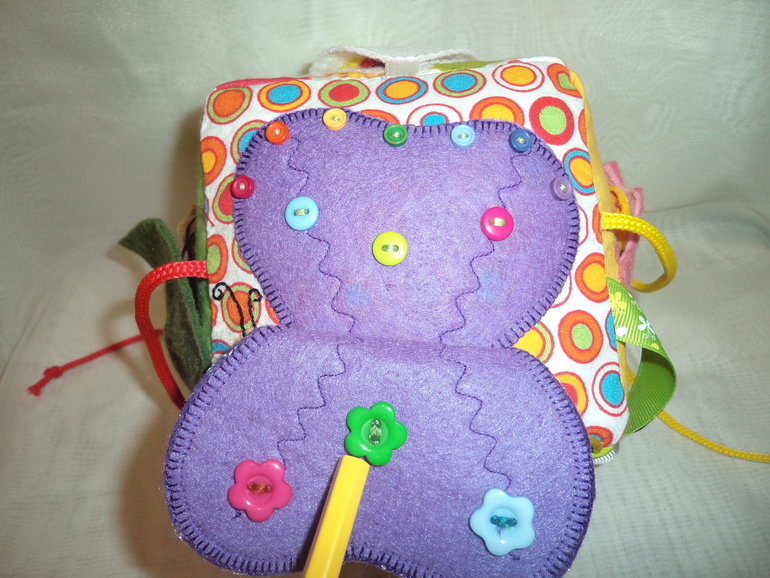 Развивающий кубик "Насекомые-птички и ёжик":)))