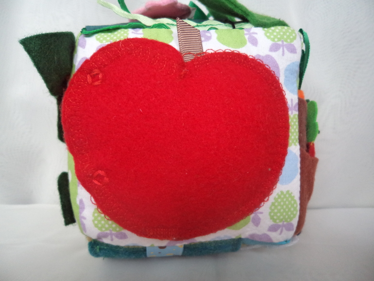 Развивающий кубик для деток после годика