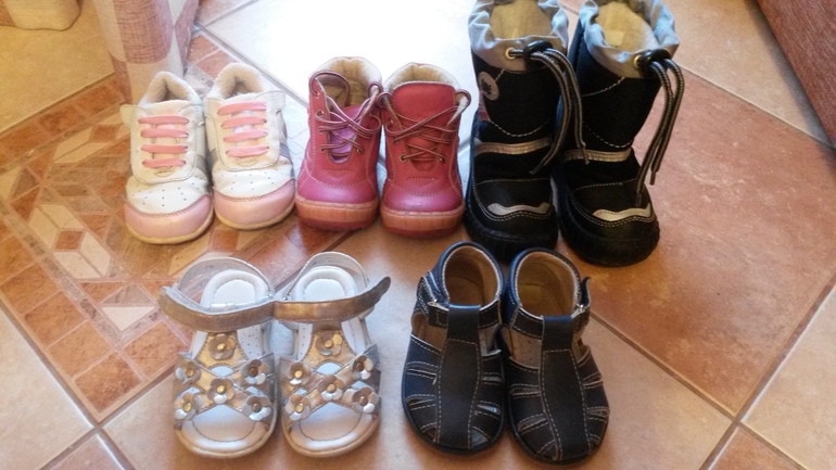 Обувь для девочки и для мальчика, р-р 20-24.