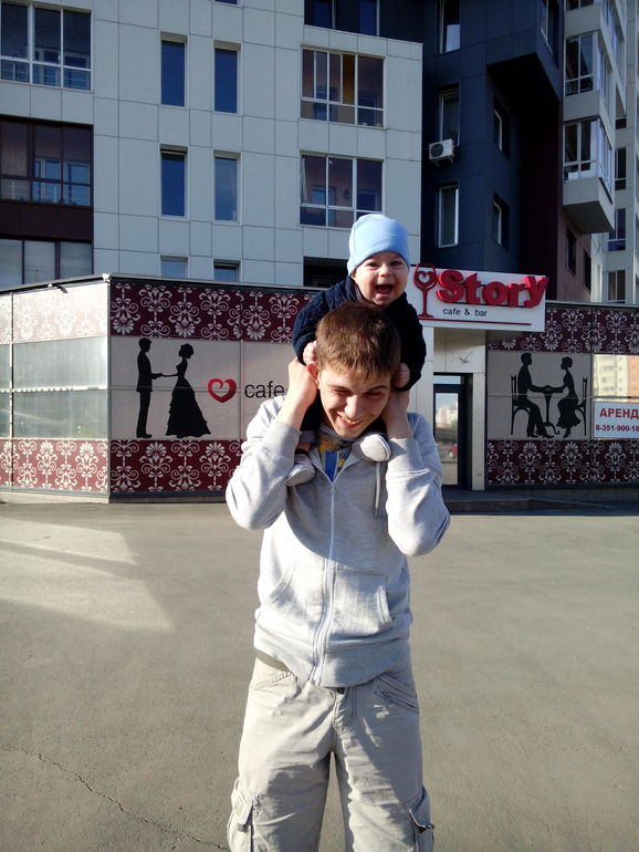 Кому это шесть месяцев?