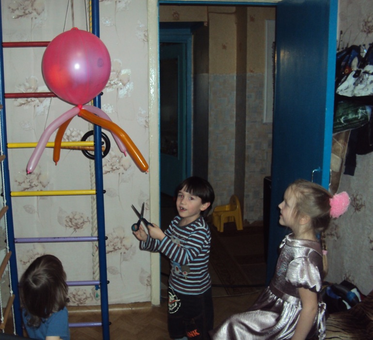 Сценки с инопланетянами на юбилеем Сценки с инопланетянами на юбилеем