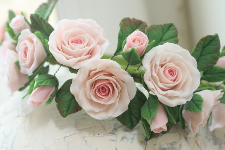 Зажимы для волос, венки, заколки из полимерной глины