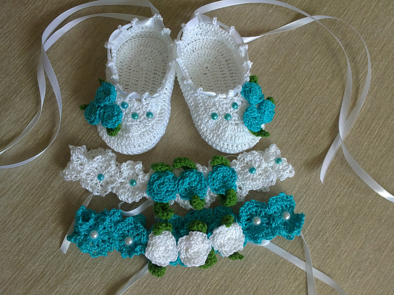 Авторские пинетки и повязки, на заказ,почта.