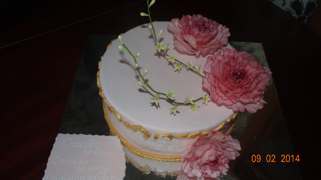 с пионами для замечательной женщины