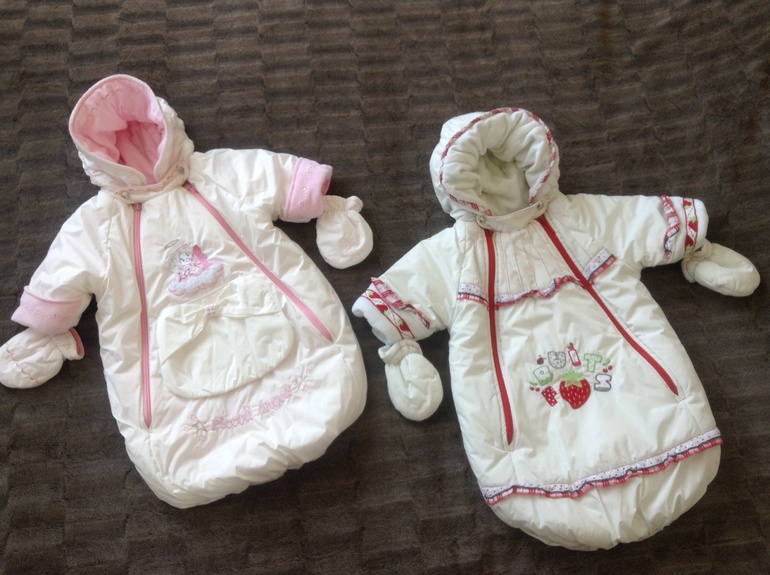 Конверты на выписку и просто так (девочки) и комбинезоны Пилгуни.