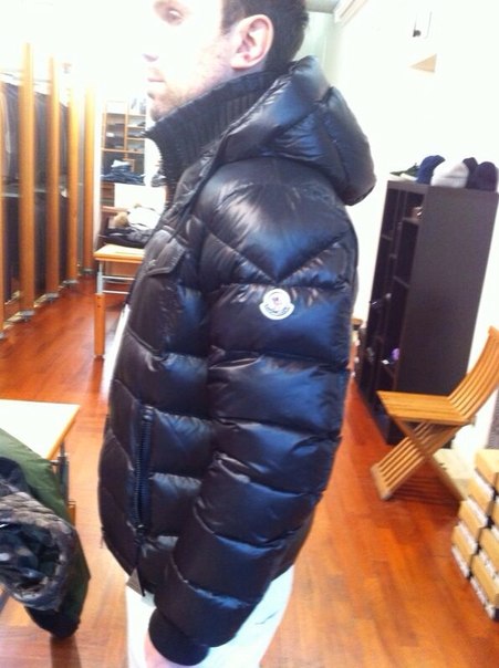 Moncler со скидками на заказ!мужское!)
