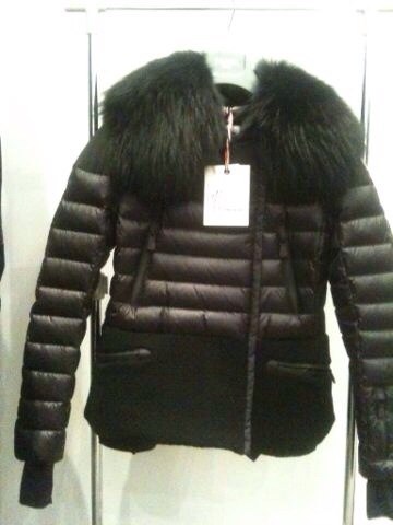 Moncler со скидками на заказ!Женское))