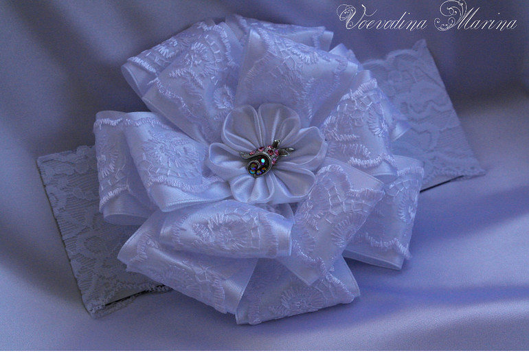 Девочки, прошу проголосовать какой бант на выписку красивее..