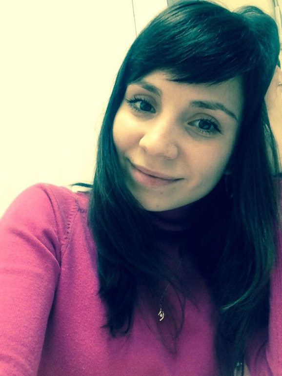 Девчули помогите с прической, пожалуйста)