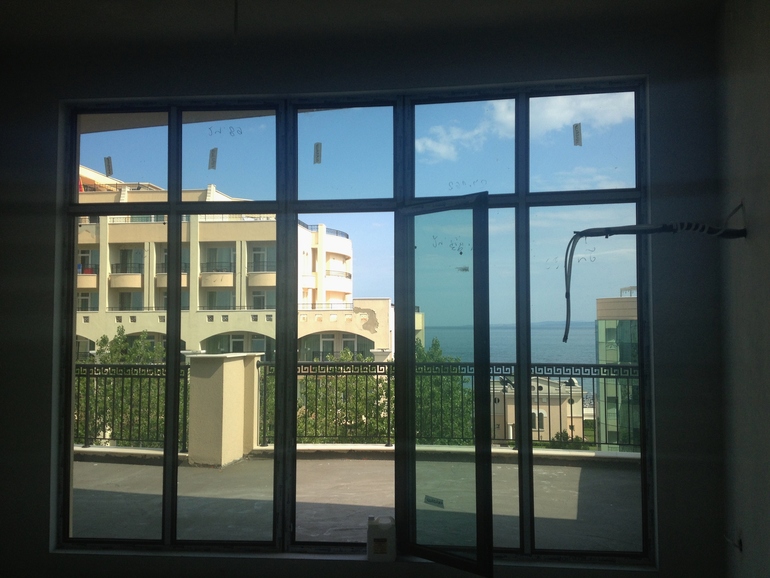 Новый дом в Поморье. Продаются квартиры  с 4х метровыми потолками!