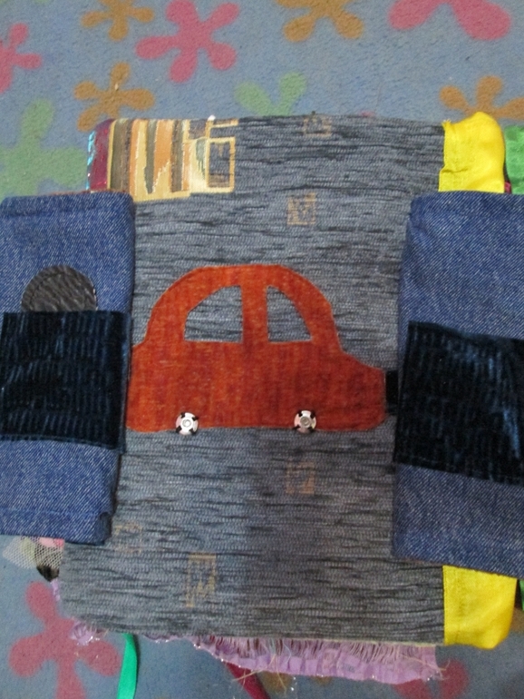 Развивающая книжечка для Дашки.