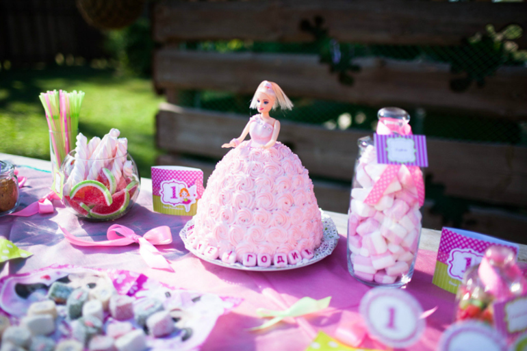 Оформление в розово-салатовом стиле с феечками