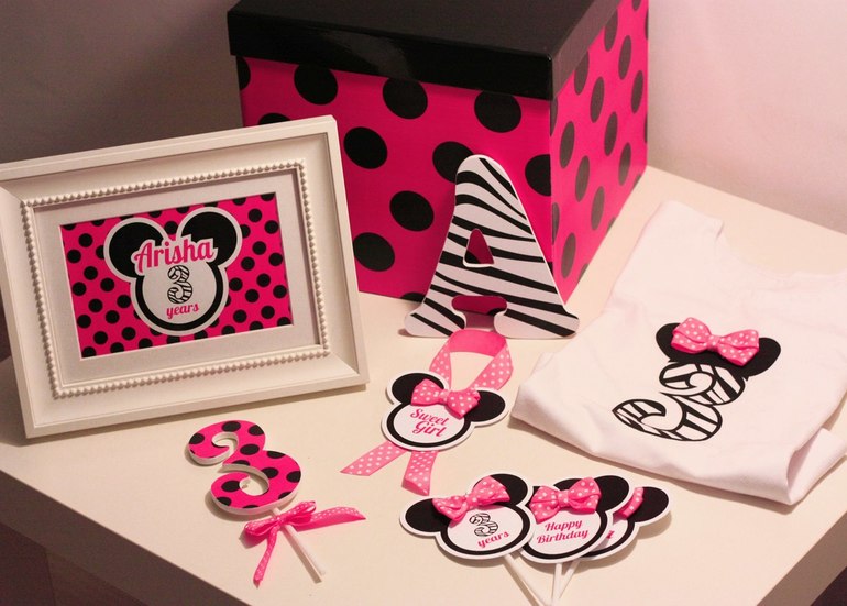 Оформление в стиле Мини Маус. Фуксия и черный горох