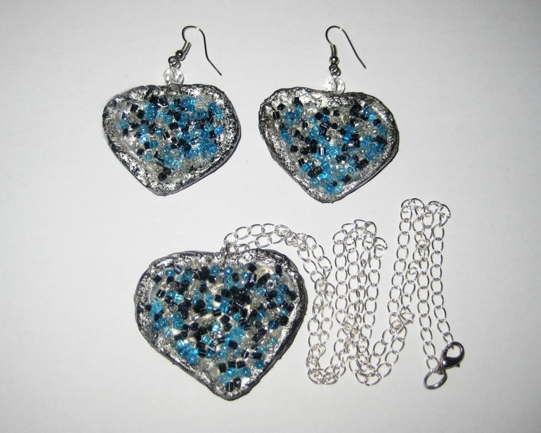 Комплект украшений "Сердечки". Папье-маше (видео мк)